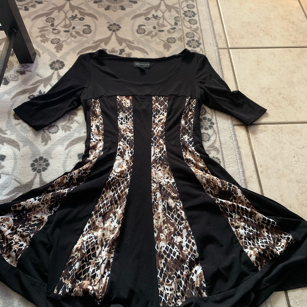 Dresses - Picture 3 of 4